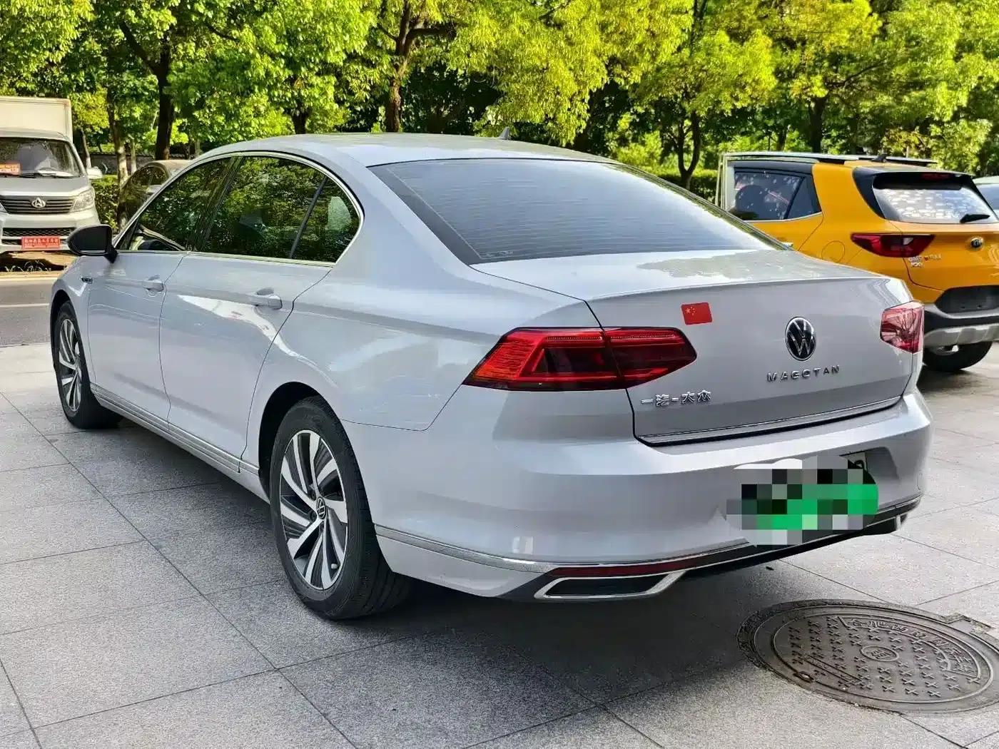 2022 Volkswagen Passat PHEV GTE Luxury Edition — миниатюра 9