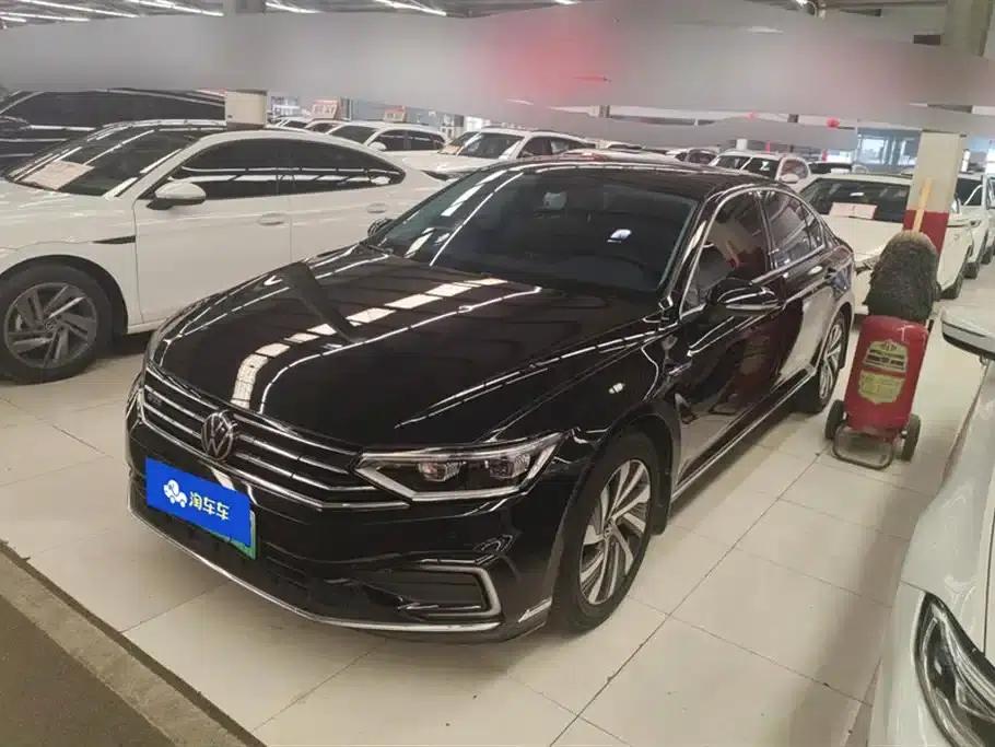 2022 Volkswagen Passat PHEV GTE Premium — миниатюра 1