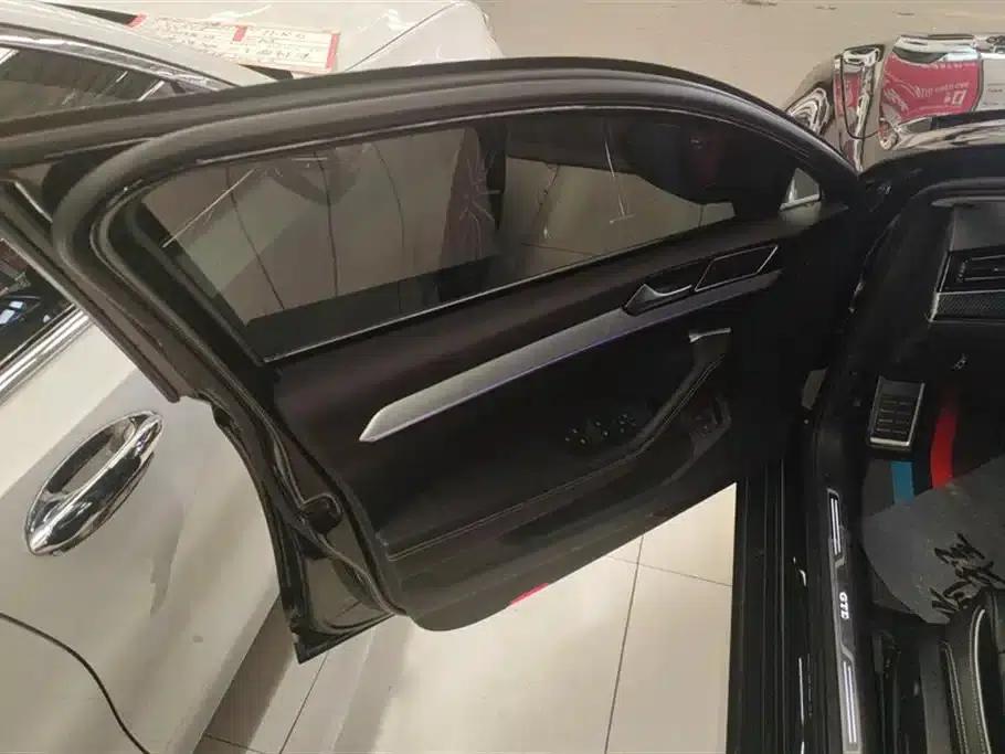 2022 Volkswagen Passat PHEV GTE Premium — миниатюра 7