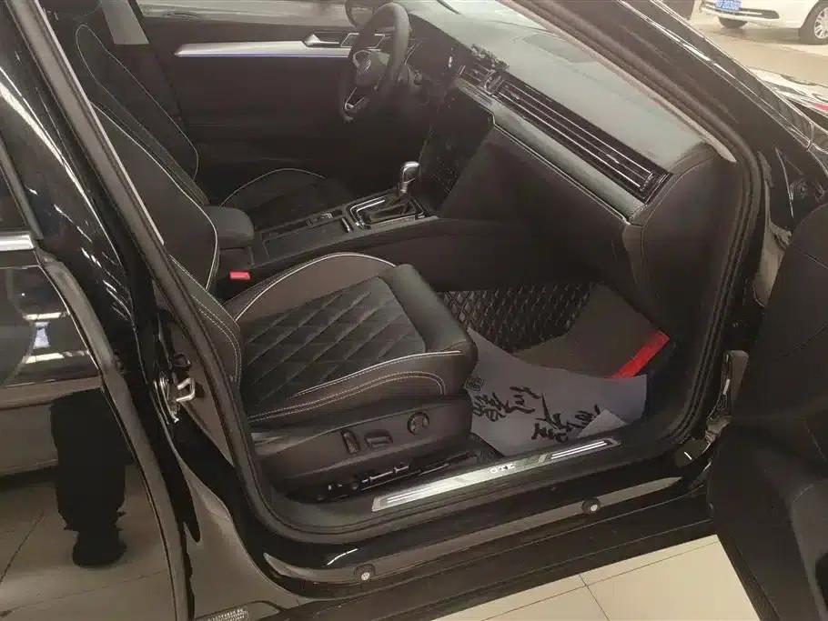 2022 Volkswagen Passat PHEV GTE Premium — миниатюра 8