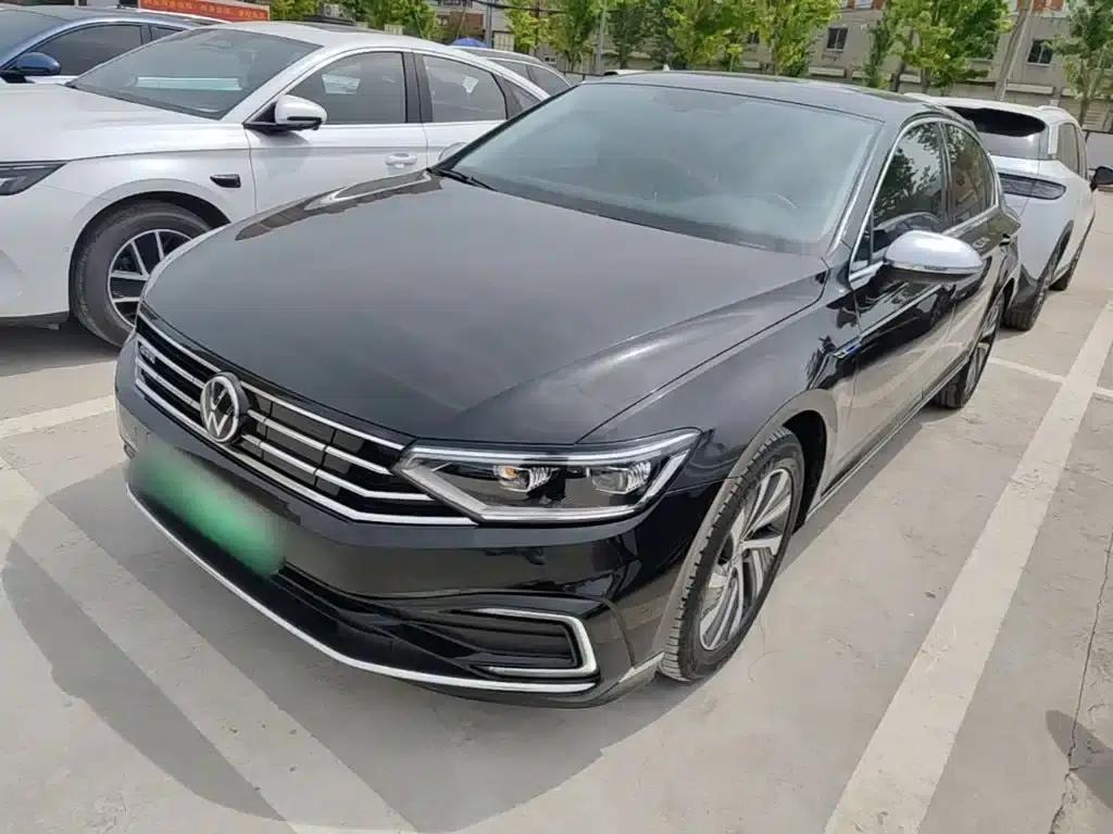 2022 Volkswagen Passat PHEV GTE Luxury Edition — миниатюра 1