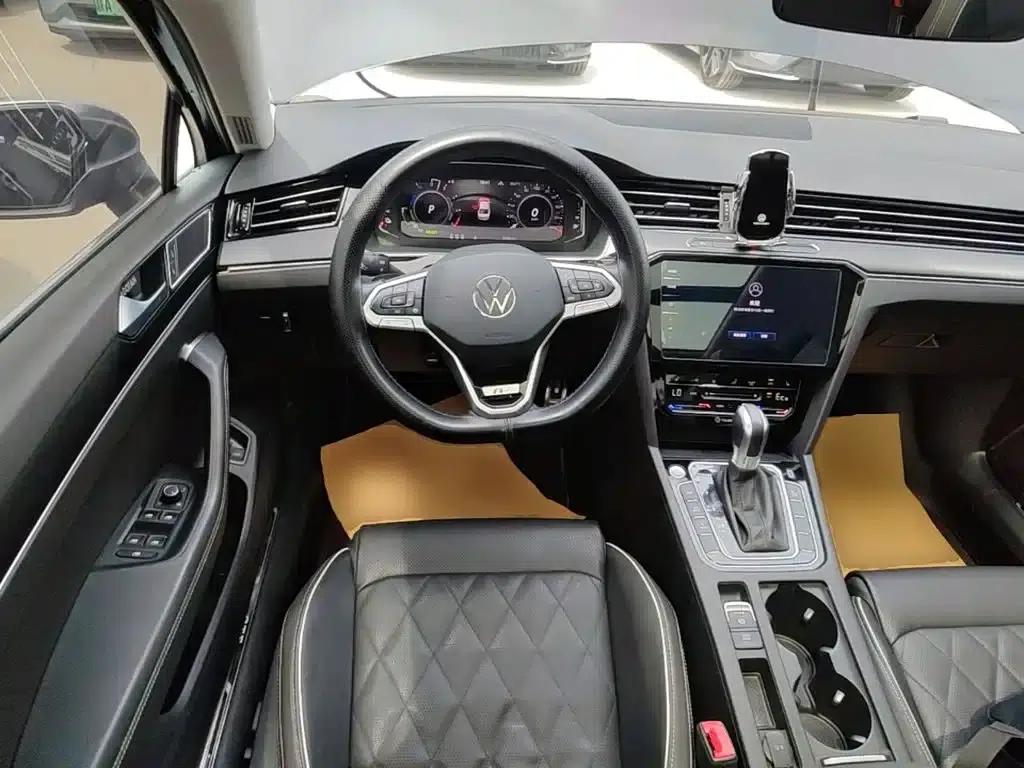 2022 Volkswagen Passat PHEV GTE Luxury Edition — миниатюра 11