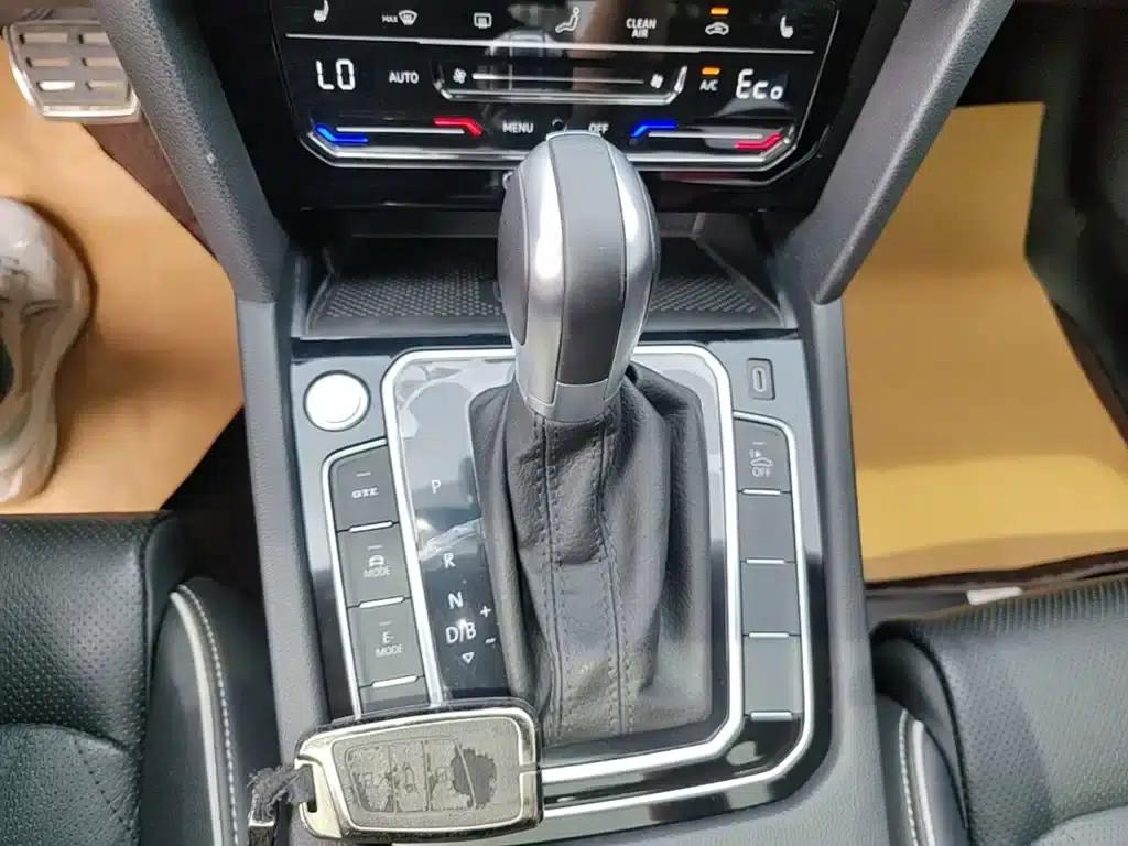 2022 Volkswagen Passat PHEV GTE Luxury Edition — миниатюра 14