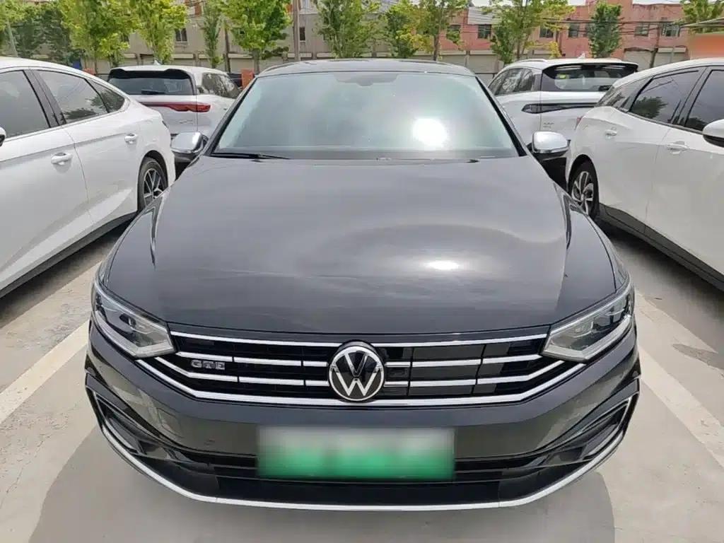2022 Volkswagen Passat PHEV GTE Luxury Edition — миниатюра 3