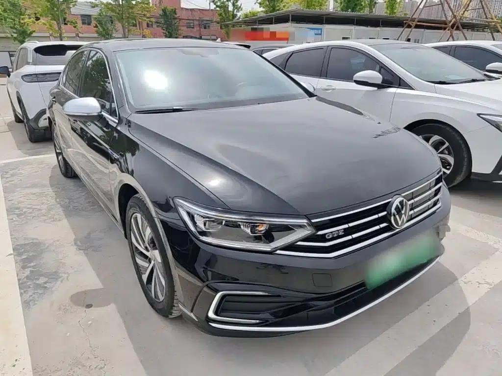 2022 Volkswagen Passat PHEV GTE Luxury Edition — миниатюра 4