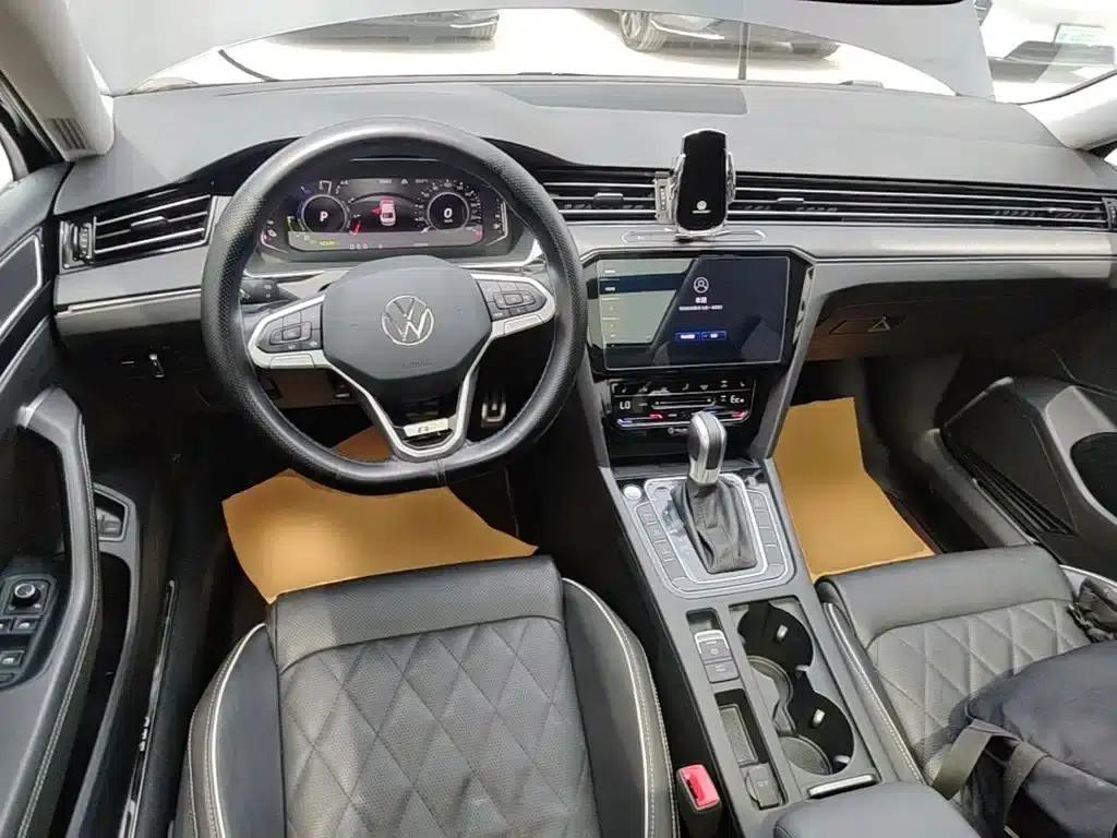 2022 Volkswagen Passat PHEV GTE Luxury Edition — миниатюра 10