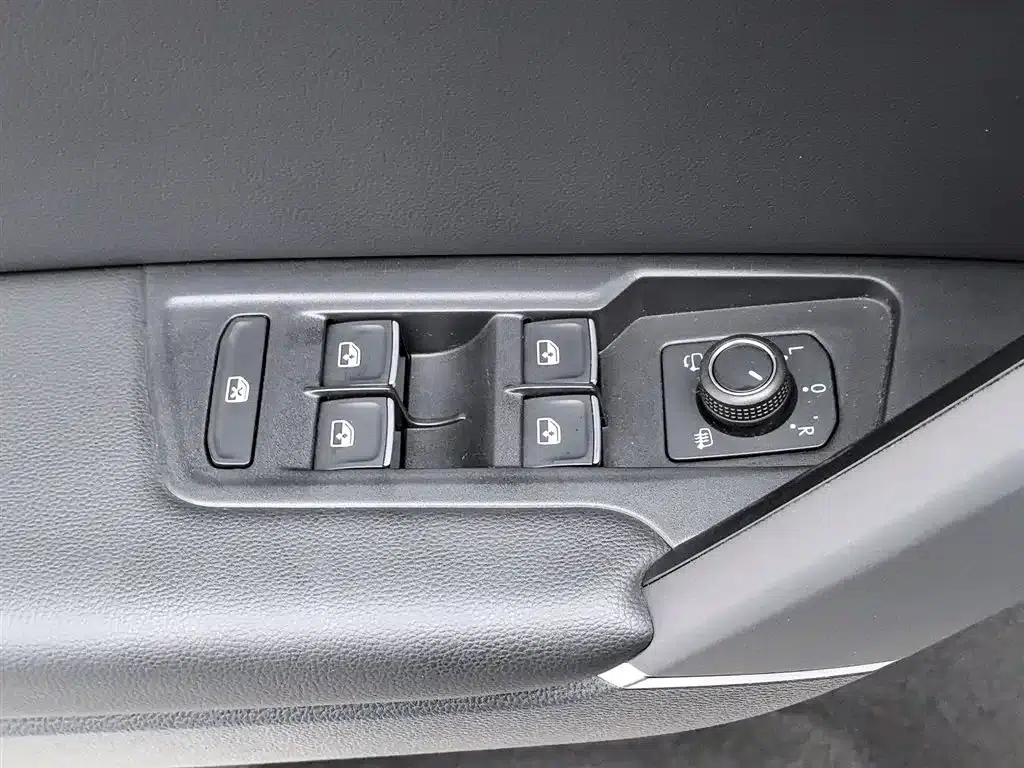 Tayron PHEV 2020 1.4T Luxury Edition — миниатюра 9