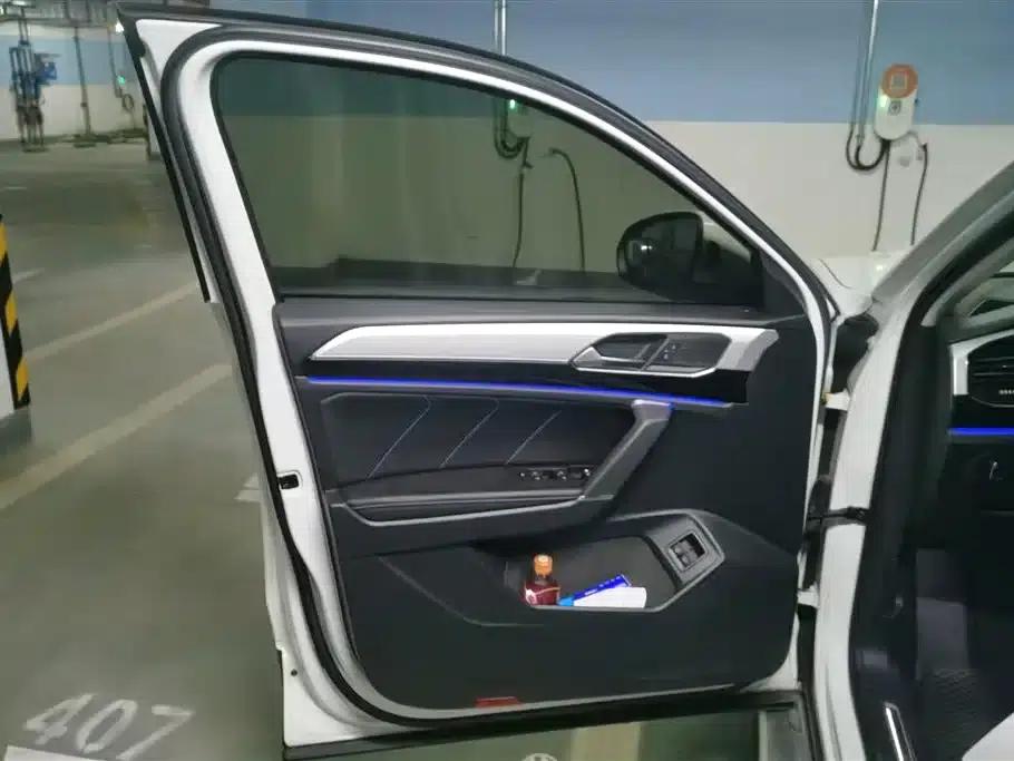 Tayron PHEV 2020 1.4T Premium Edition — миниатюра 7