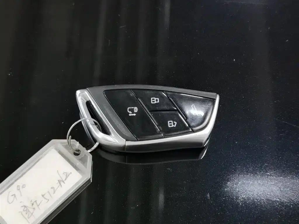 Maxus G90 2022 2.0T Starry Sky 7-Seater Edition — миниатюра 19