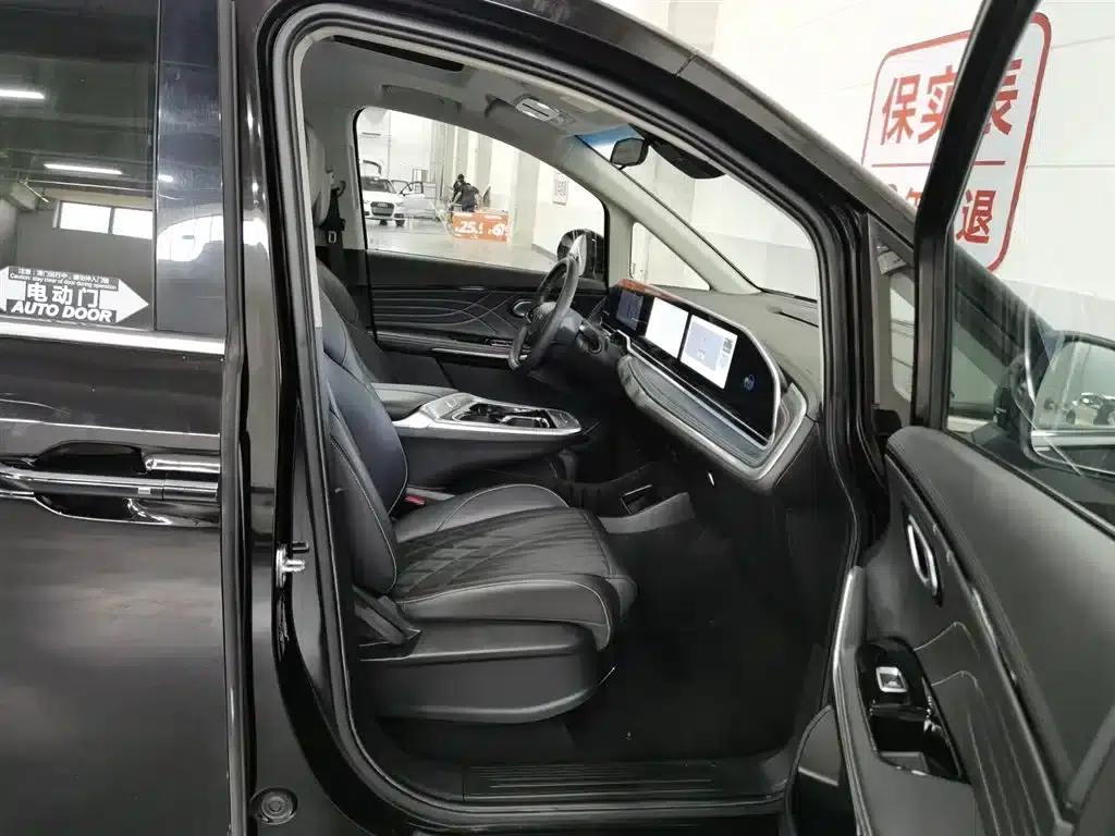 Maxus G90 2022 2.0T Starry Sky 7-Seater Edition — миниатюра 23