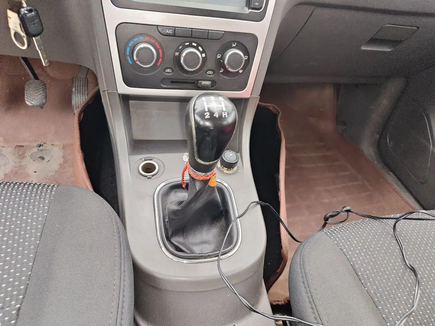 Dongfeng Fengon 360 2015 1.5L Manual Comfort 7-Seater National Emission Standard V — миниатюра 14