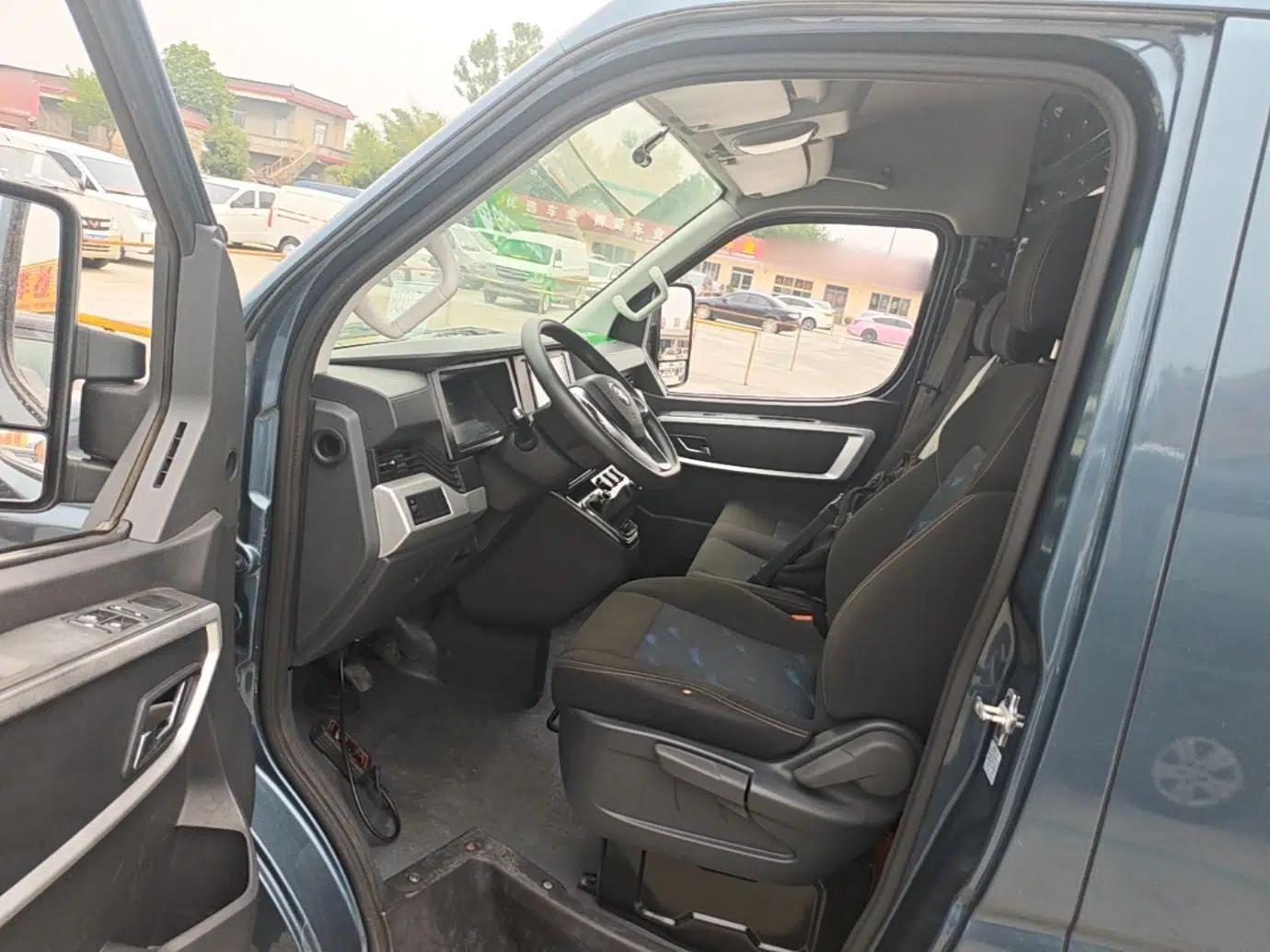 Dongfeng Yufeng 2023 V9+ 2.3T Manual Front-Drive Van Short Wheelbase Mid-Roof 3-Seater — миниатюра 23