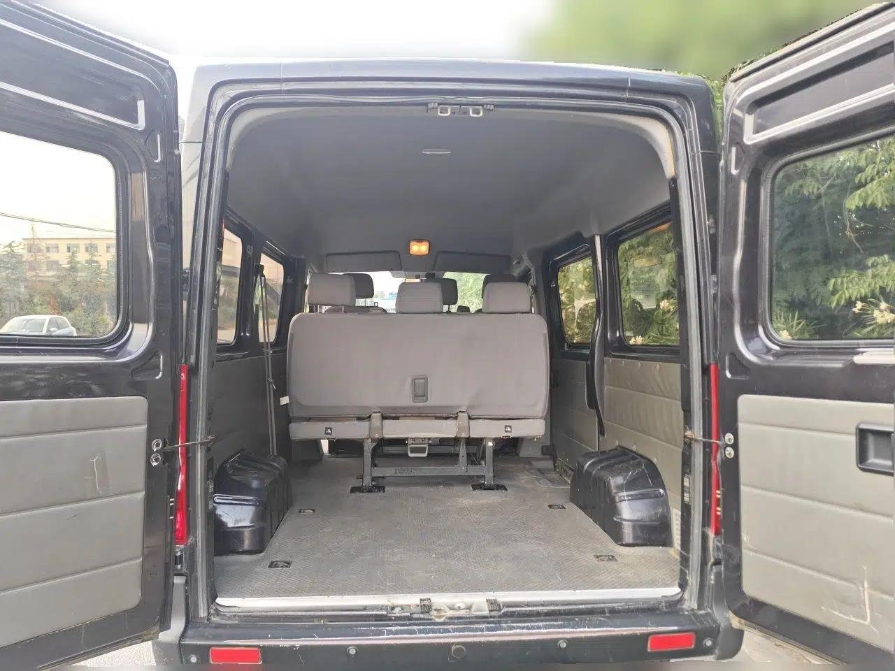 Dongfeng Yufeng 2018 2.5T Logistics Vehicle A100 Short Wheelbase Mid-Roof 5-9 Seater China V Standard ZD25 — миниатюра 19