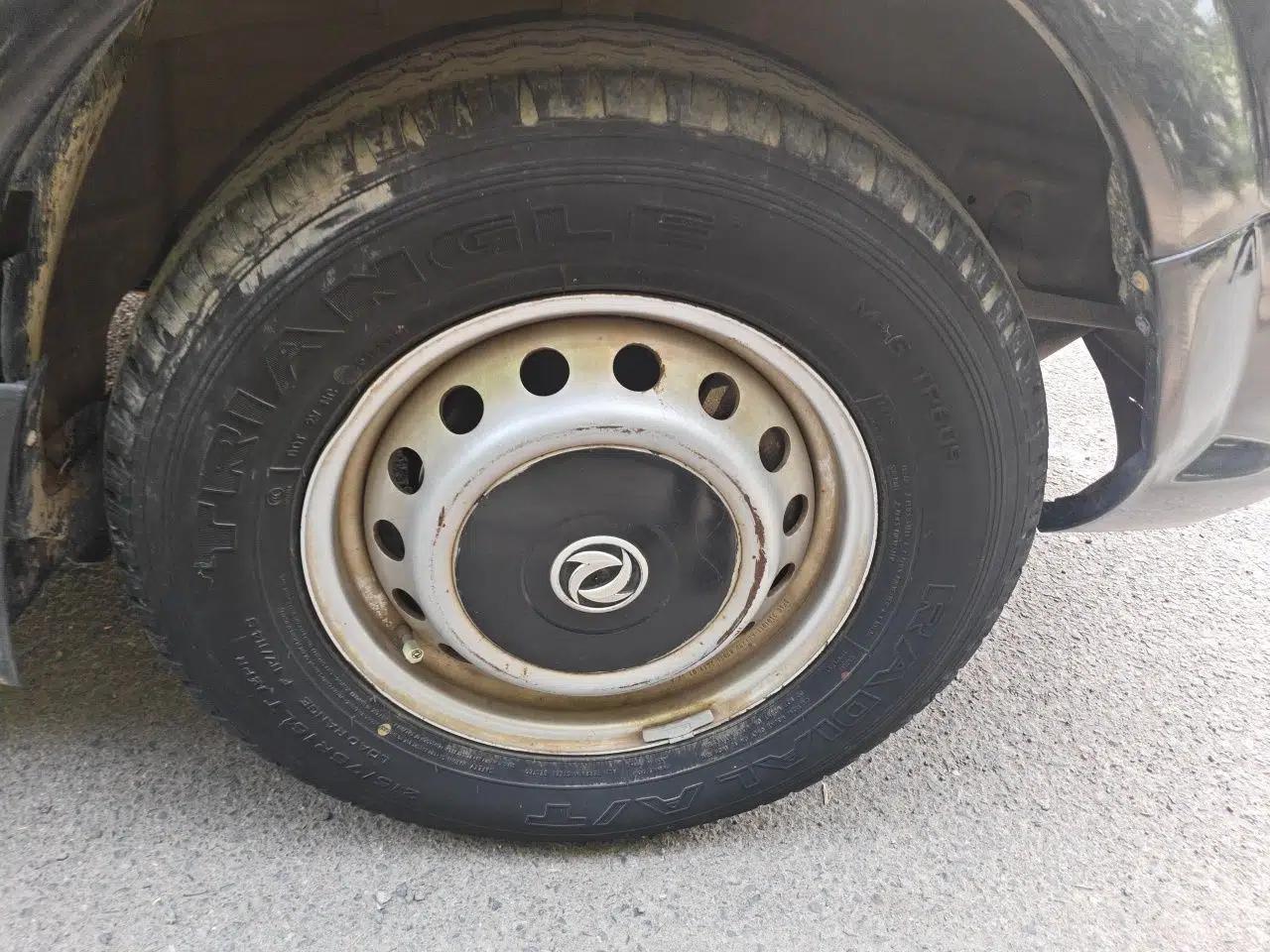 Dongfeng Yufeng 2018 2.5T Logistics Vehicle A100 Short Wheelbase Mid-Roof 5-9 Seater China V Standard ZD25 — миниатюра 8