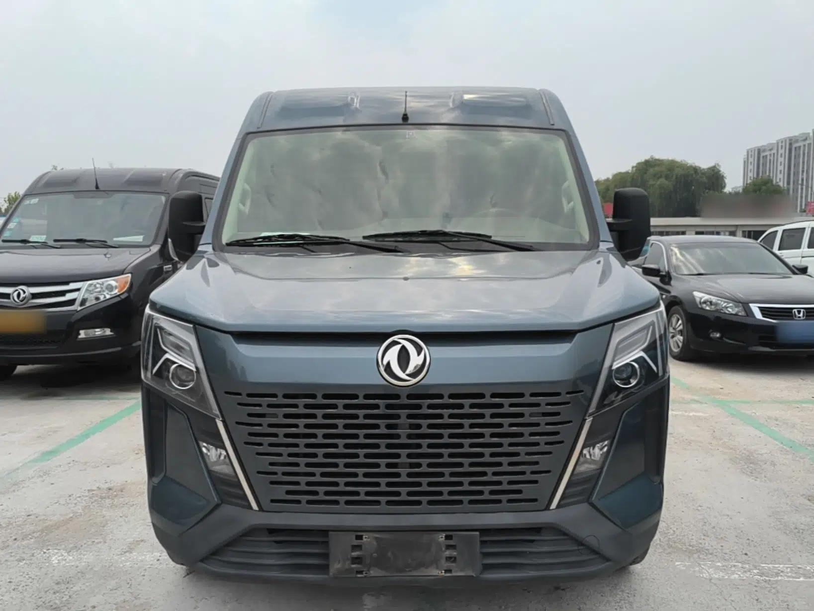 Dongfeng Yufeng 2023 V9+ 2.3T Manual Front-Drive Van Short Wheelbase Mid-Roof 3-Seater — миниатюра 2