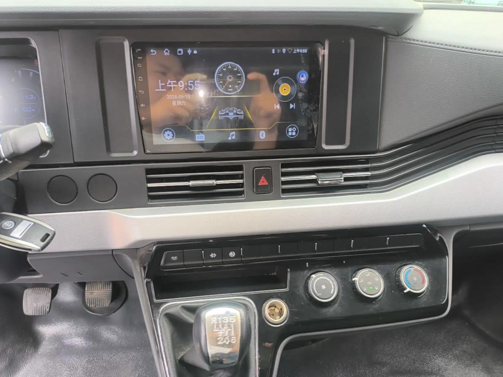 Dongfeng Yufeng 2023 V9+ 2.3T Manual Front-Drive Van Short Wheelbase Mid-Roof 3-Seater — миниатюра 20