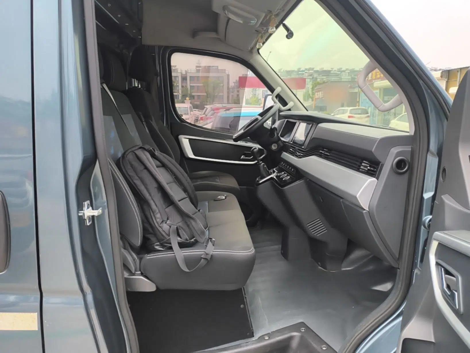 Dongfeng Yufeng 2023 V9+ 2.3T Manual Front-Drive Van Short Wheelbase Mid-Roof 3-Seater — миниатюра 24