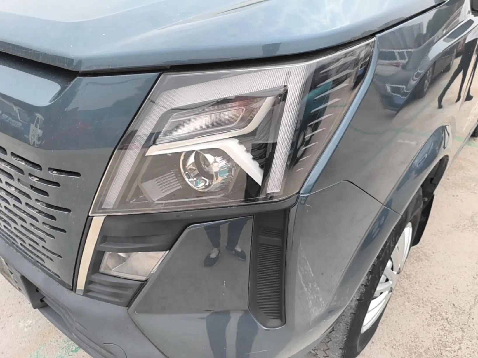 Dongfeng Yufeng 2023 V9+ 2.3T Manual Front-Drive Van Short Wheelbase Mid-Roof 3-Seater — миниатюра 8