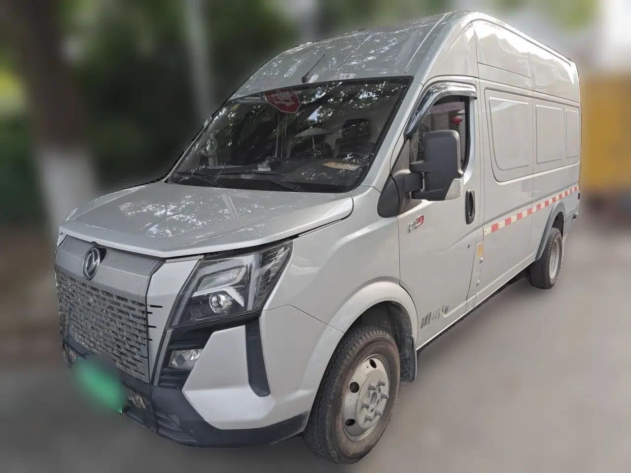 Dongfeng Yufeng 2023 V9+ 2.3T Manual Rear-Drive Cargo Van with Dual Rear Tires 3-Seater — миниатюра 1
