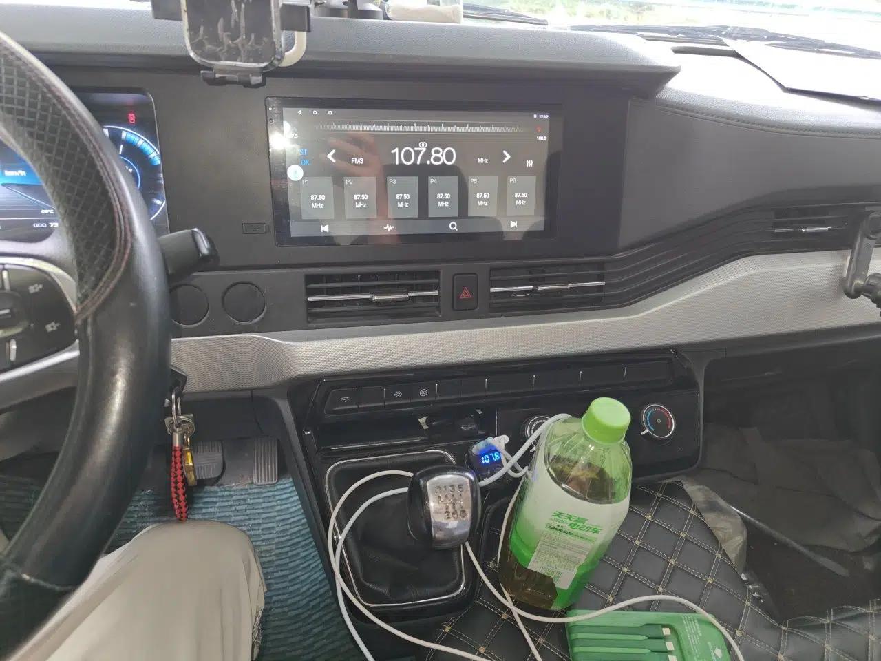 Dongfeng Yufeng 2023 V9+ 2.3T Manual Rear-Drive Cargo Van with Dual Rear Tires 3-Seater — миниатюра 13