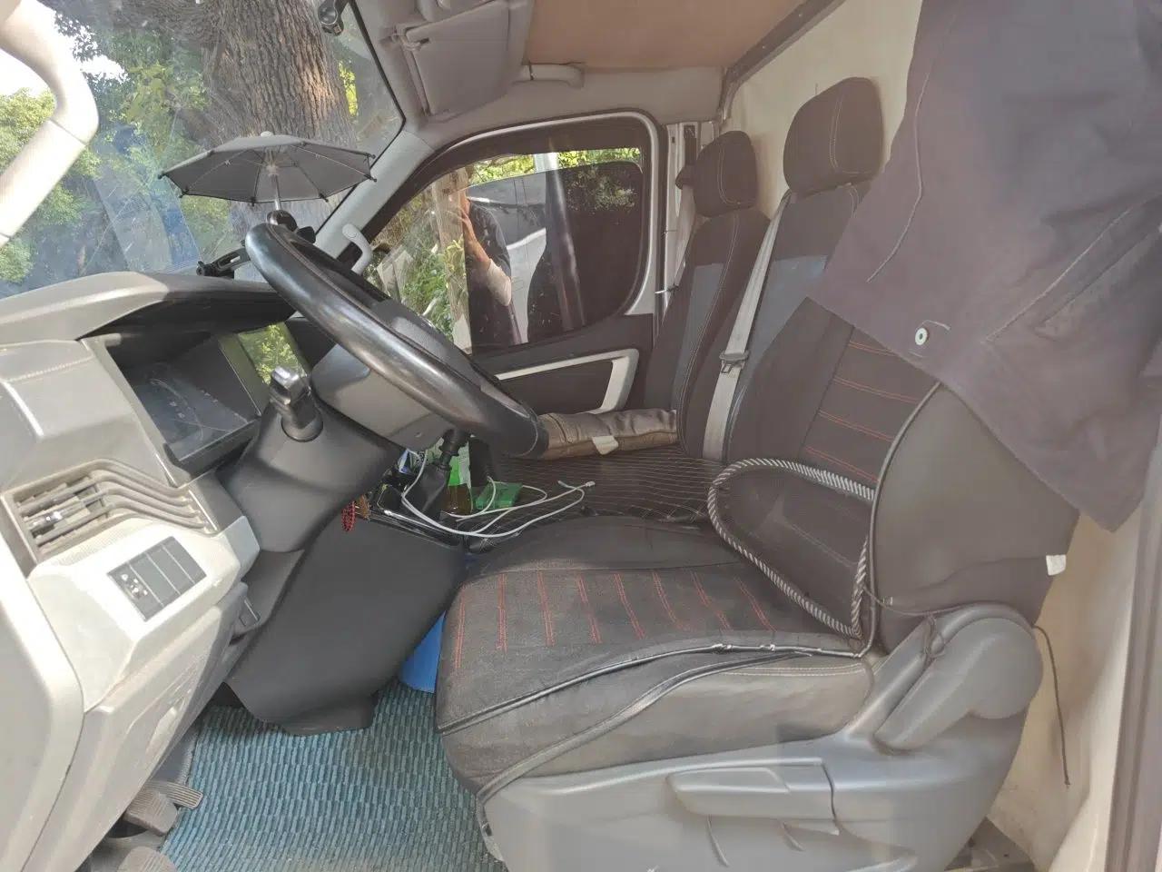 Dongfeng Yufeng 2023 V9+ 2.3T Manual Rear-Drive Cargo Van with Dual Rear Tires 3-Seater — миниатюра 15