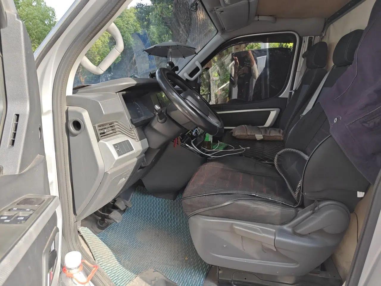 Dongfeng Yufeng 2023 V9+ 2.3T Manual Rear-Drive Cargo Van with Dual Rear Tires 3-Seater — миниатюра 16