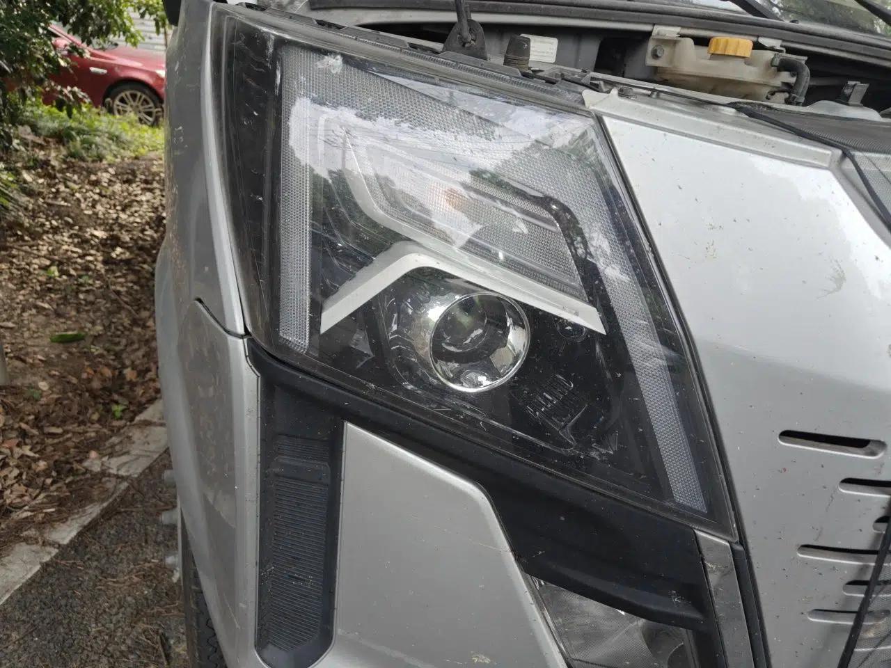 Dongfeng Yufeng 2023 V9+ 2.3T Manual Rear-Drive Cargo Van with Dual Rear Tires 3-Seater — миниатюра 7