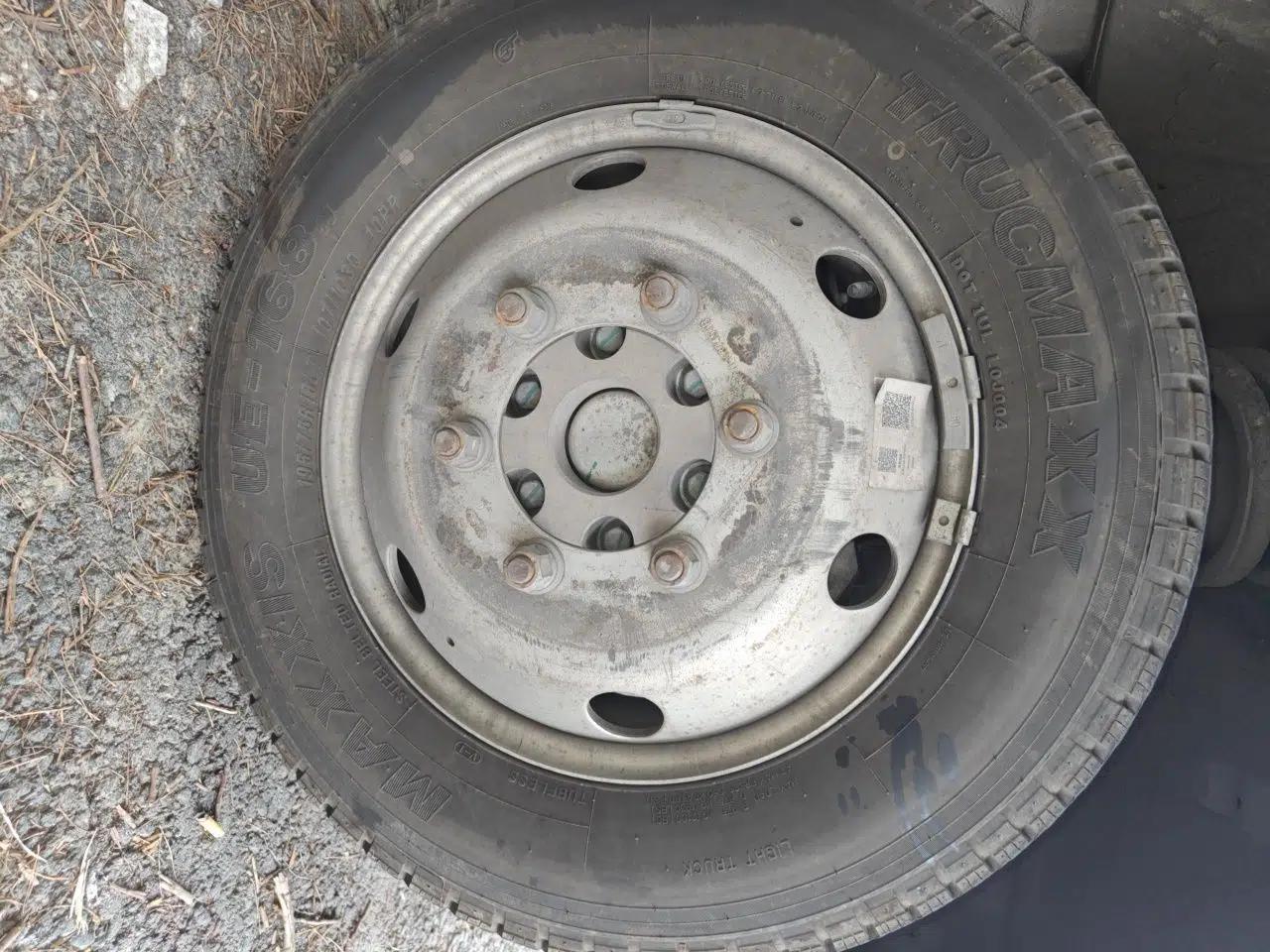 Dongfeng Yufeng 2023 V9+ 2.3T Manual Rear-Drive Cargo Van with Dual Rear Tires 3-Seater — миниатюра 8