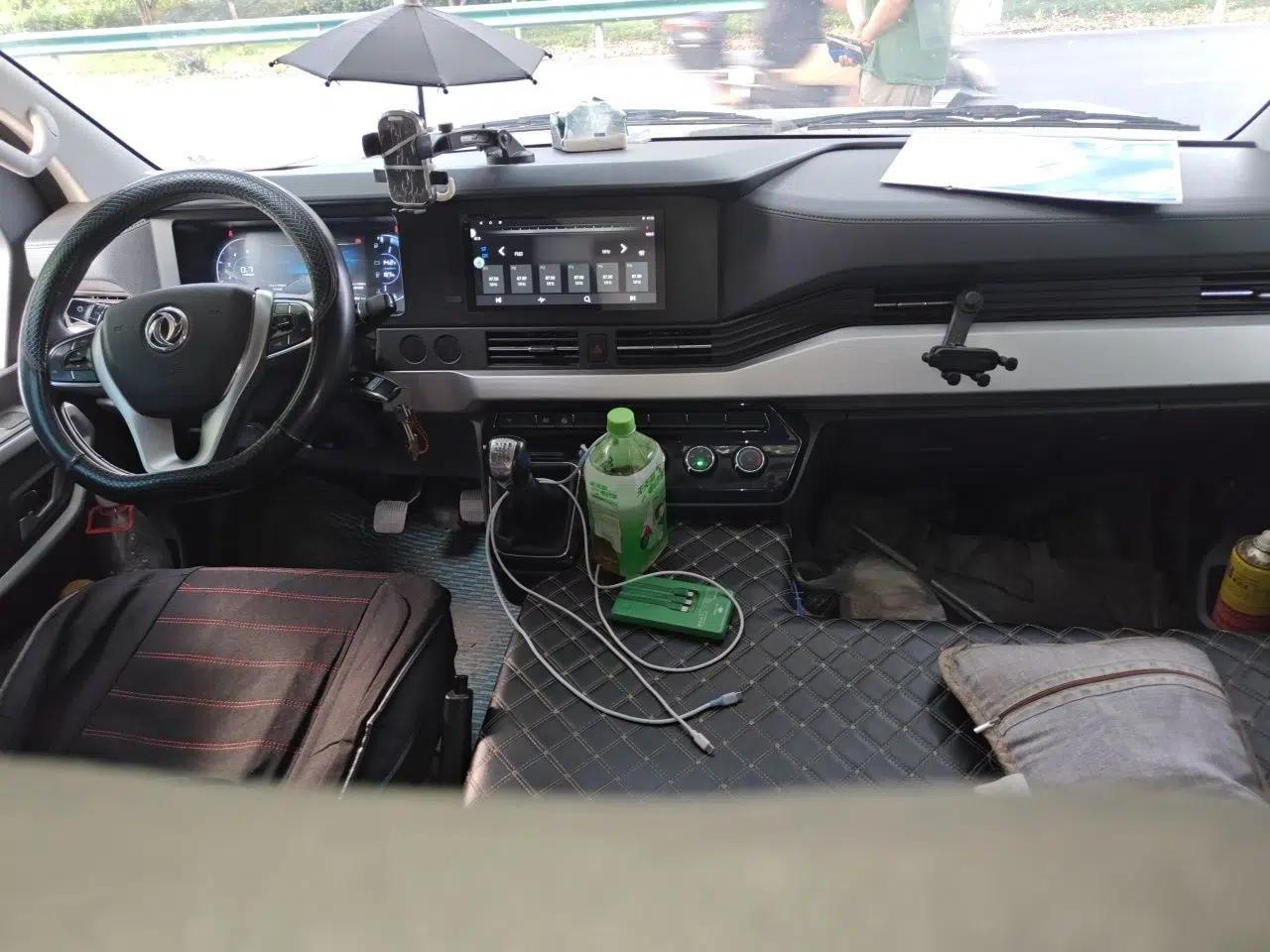 Dongfeng Yufeng 2023 V9+ 2.3T Manual Rear-Drive Cargo Van with Dual Rear Tires 3-Seater — миниатюра 9