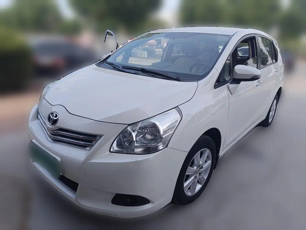 Toyota Verso 2014 Starlight 180E CVT Elite Edition — миниатюра 1