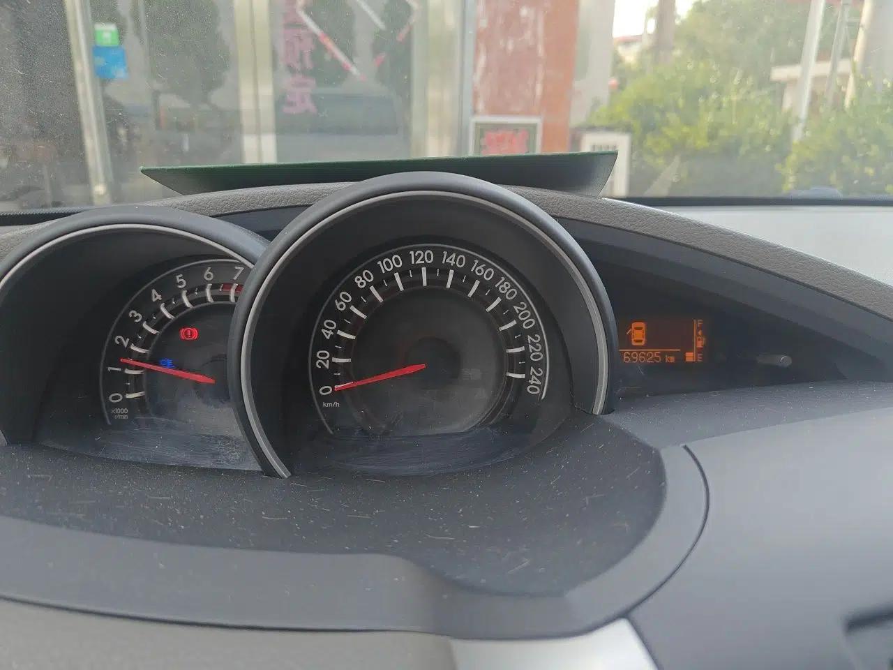 Toyota Verso 2014 Starlight 180E CVT Elite Edition — миниатюра 11