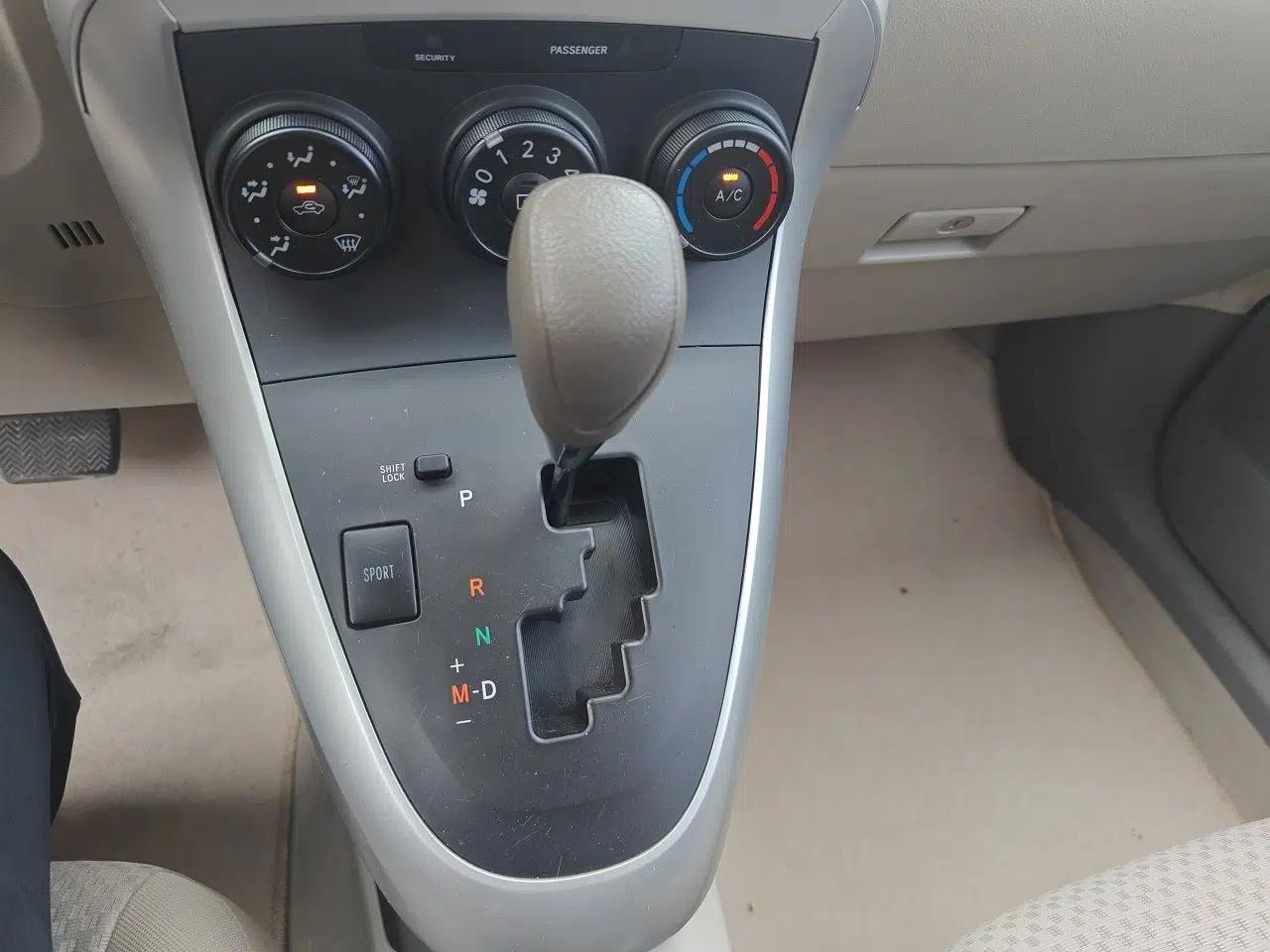 Toyota Verso 2014 Starlight 180E CVT Elite Edition — миниатюра 14