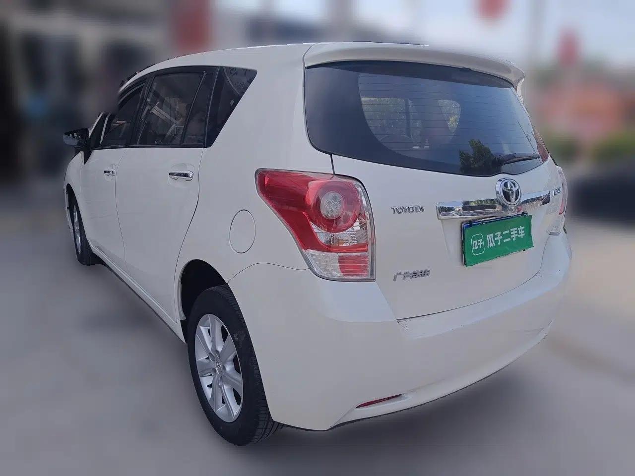 Toyota Verso 2014 Starlight 180E CVT Elite Edition — миниатюра 4