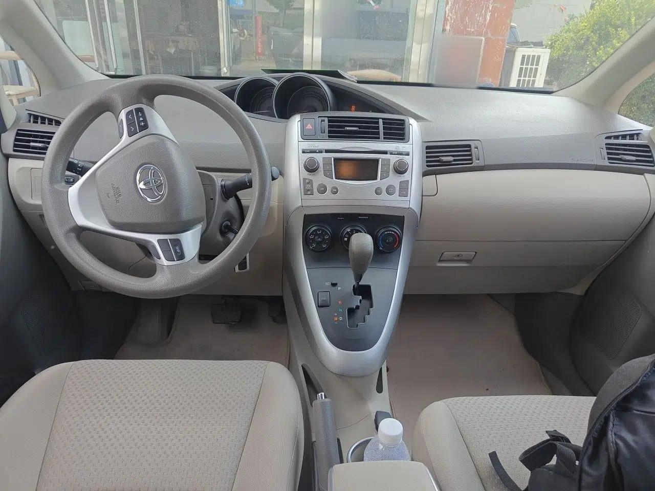 Toyota Verso 2014 Starlight 180E CVT Elite Edition — миниатюра 9