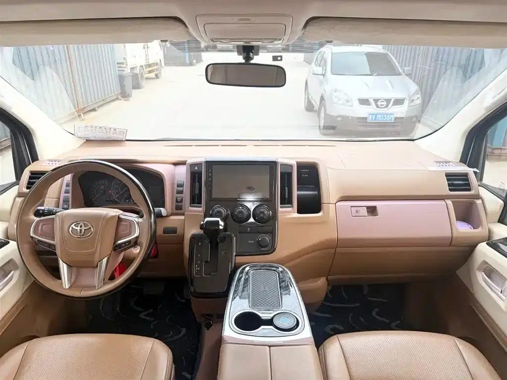 HIACE 2022款 3.5L 自动13座 — миниатюра 13