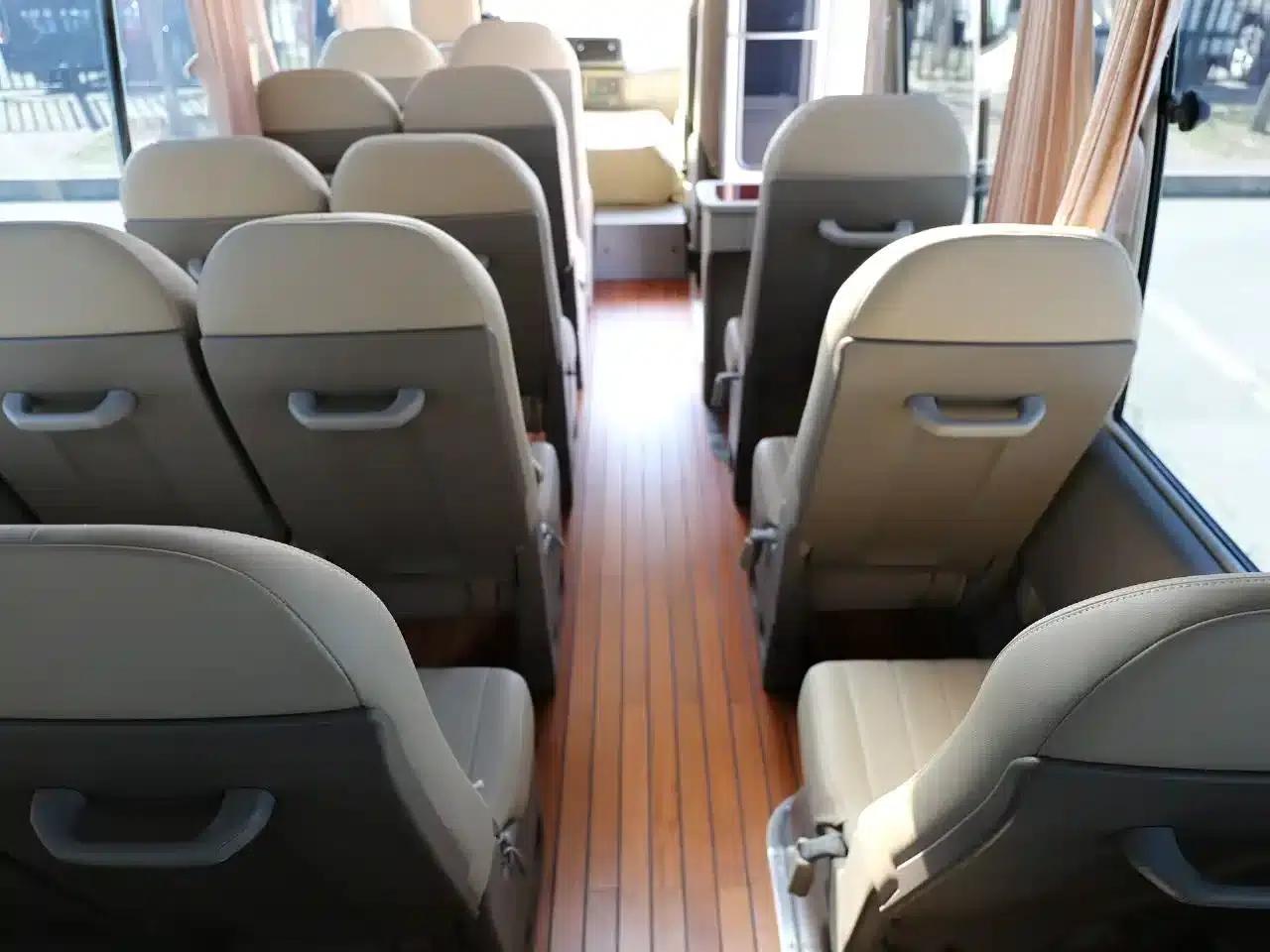 2019 Toyota Coaster 4.0L Luxury SUV GRB53L-ZEMNK 23-seat model with armrest 9GR — миниатюра 4