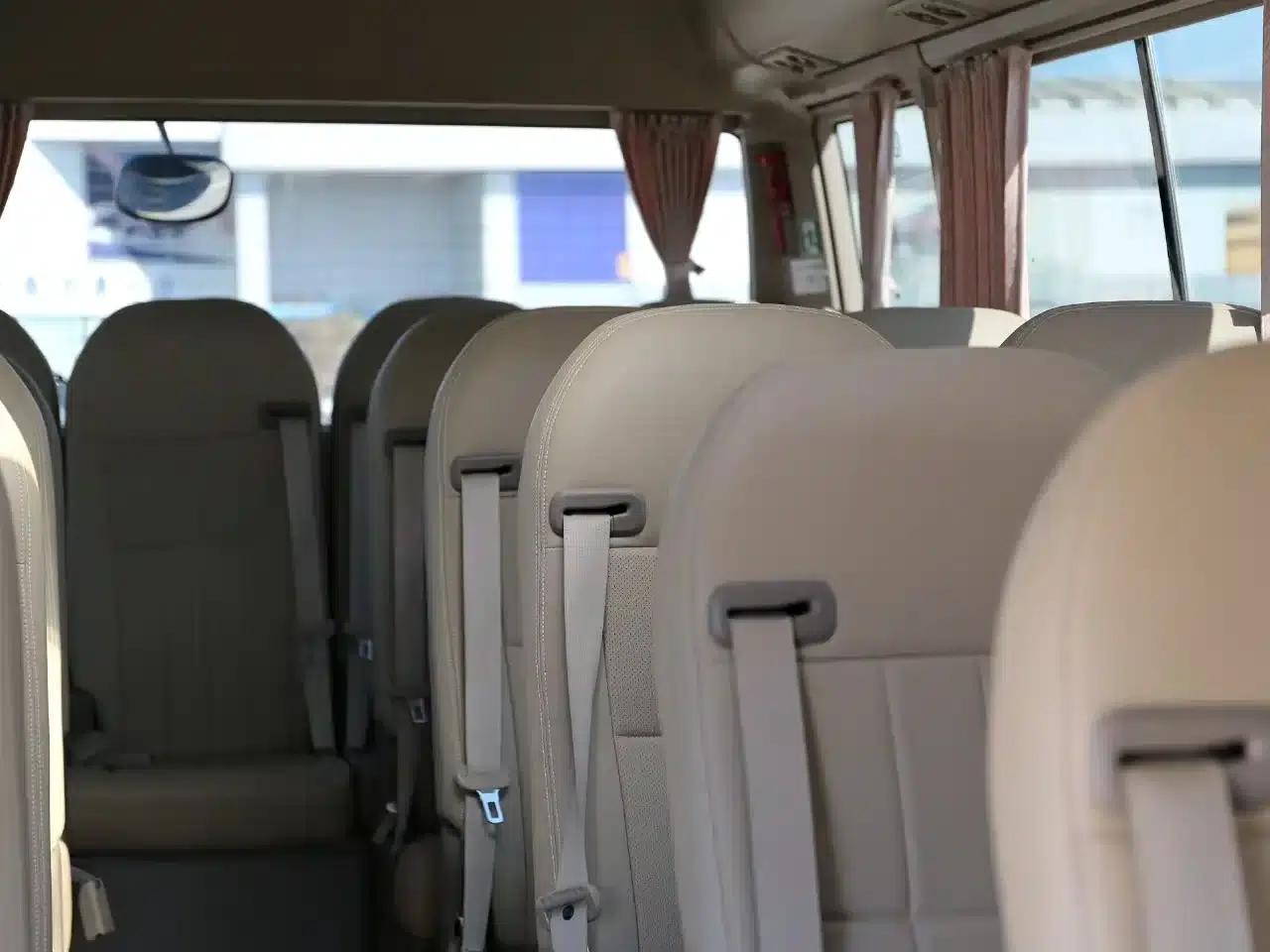 2019 Toyota Coaster 4.0L Luxury SUV GRB53L-ZEMNK 23-seat model with armrest 9GR — миниатюра 9