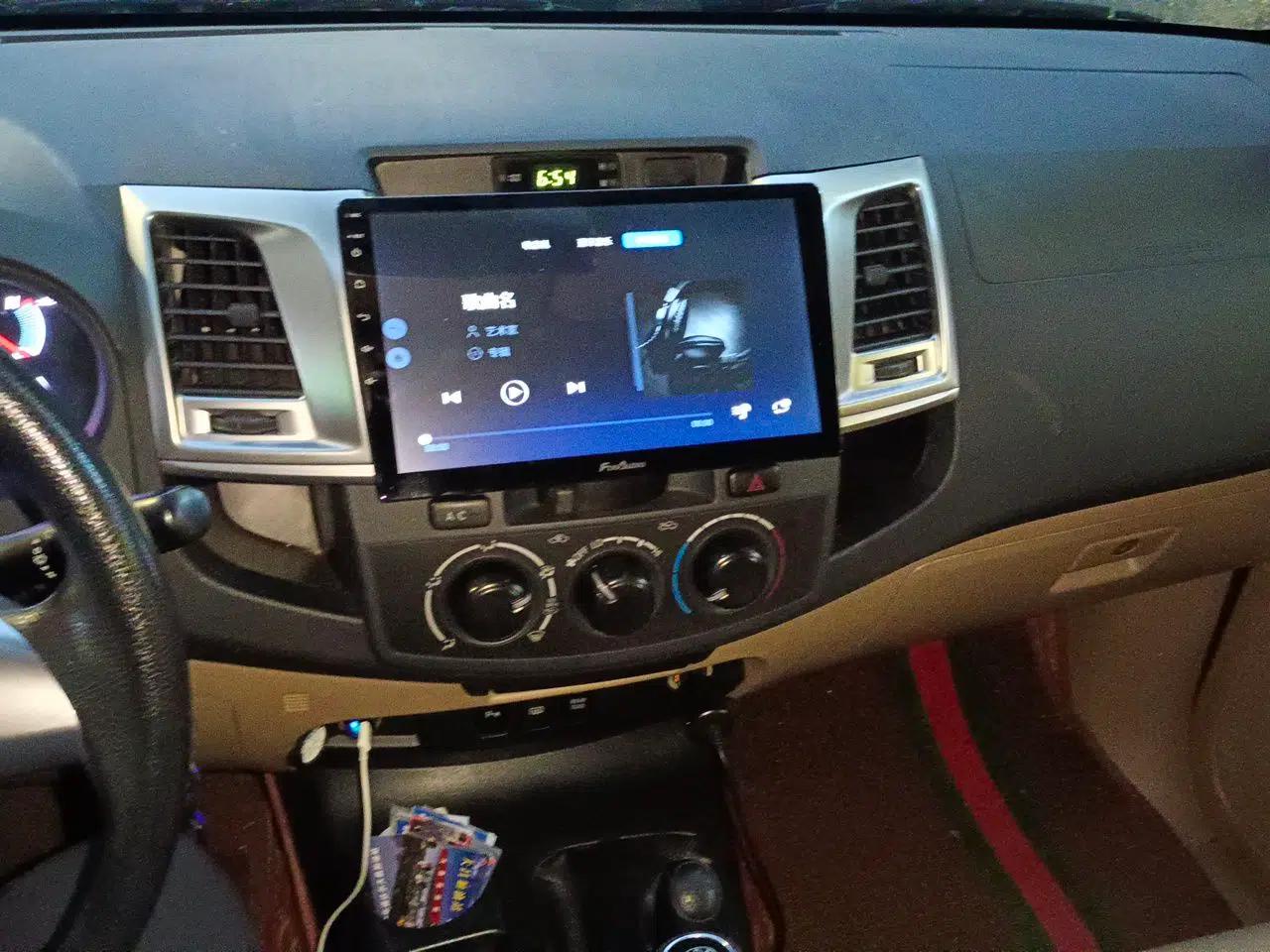 Toyota Fortuner 2015 2.7L Standard Edition — миниатюра 13
