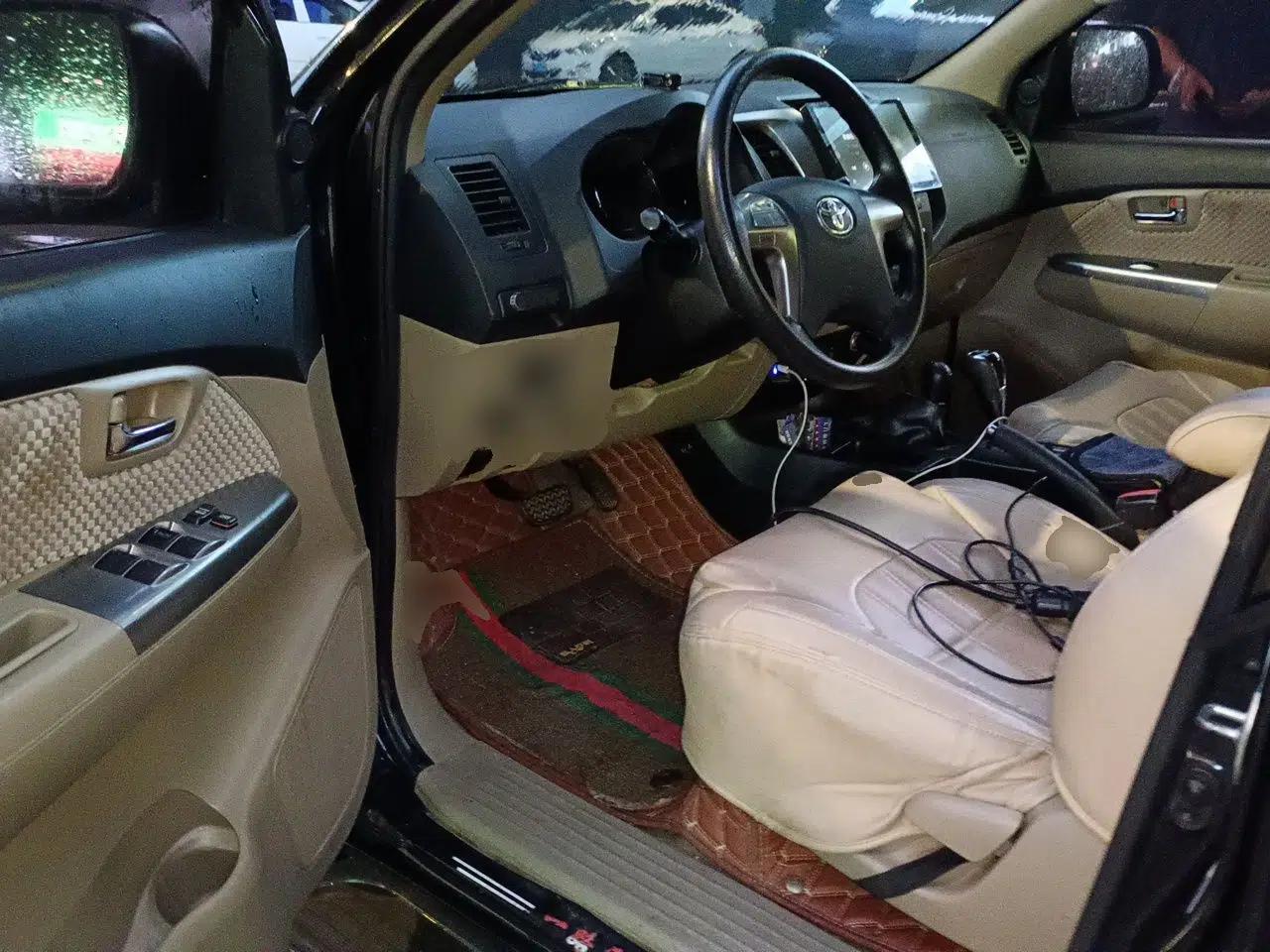 Toyota Fortuner 2015 2.7L Standard Edition — миниатюра 16
