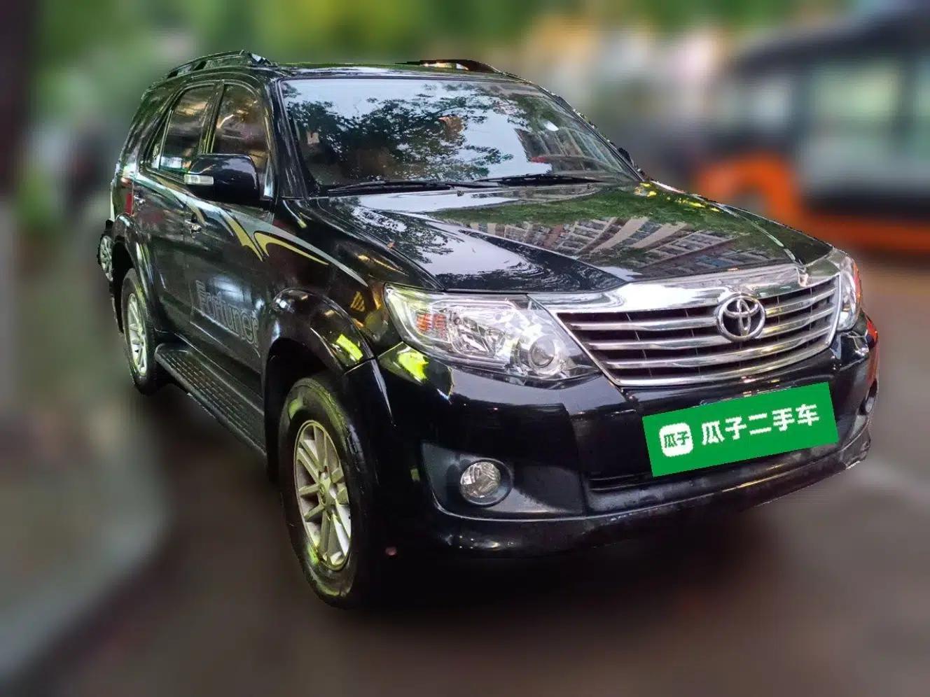 Toyota Fortuner 2015 2.7L Standard Edition — миниатюра 3