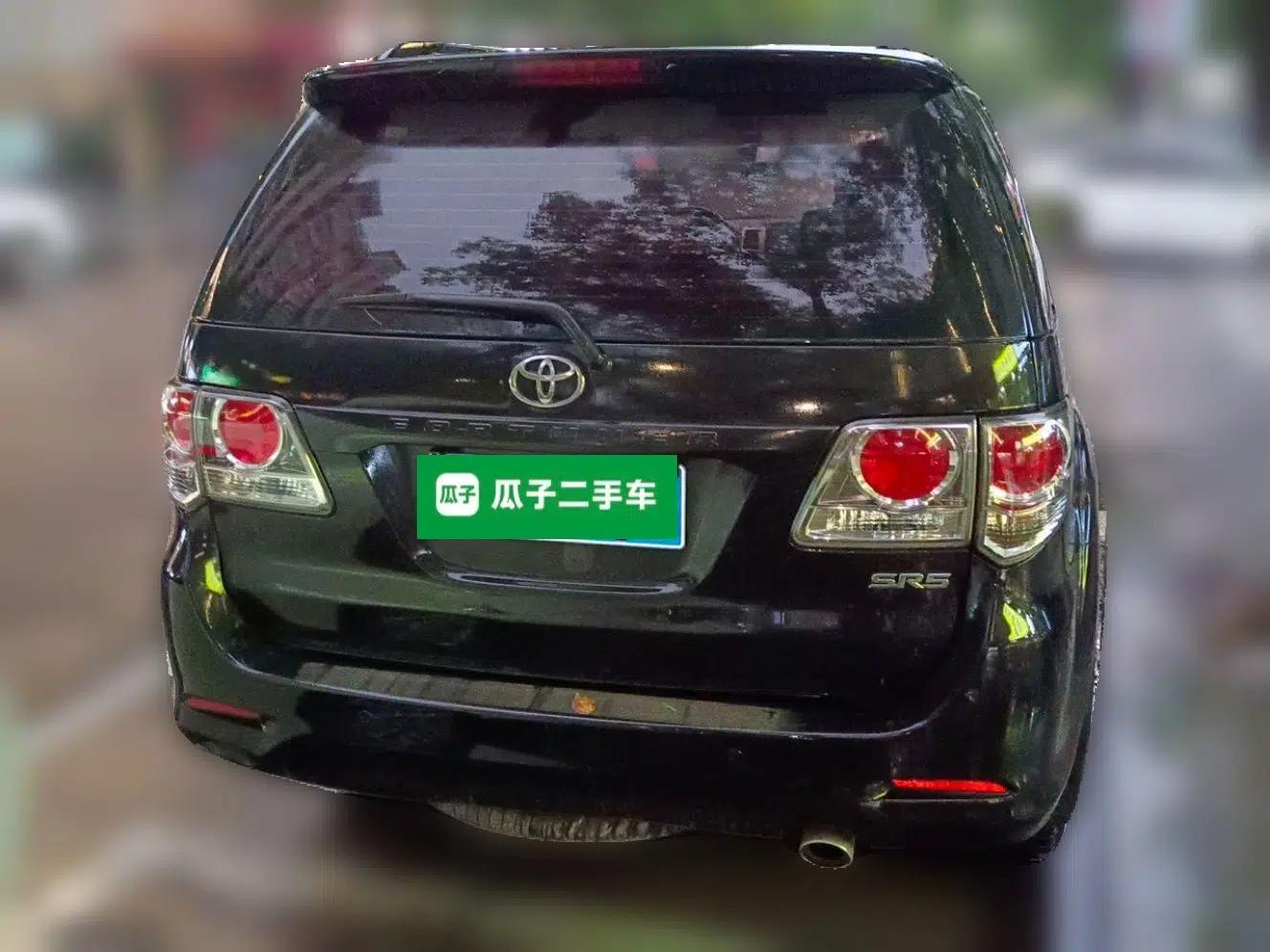 Toyota Fortuner 2015 2.7L Standard Edition — миниатюра 5