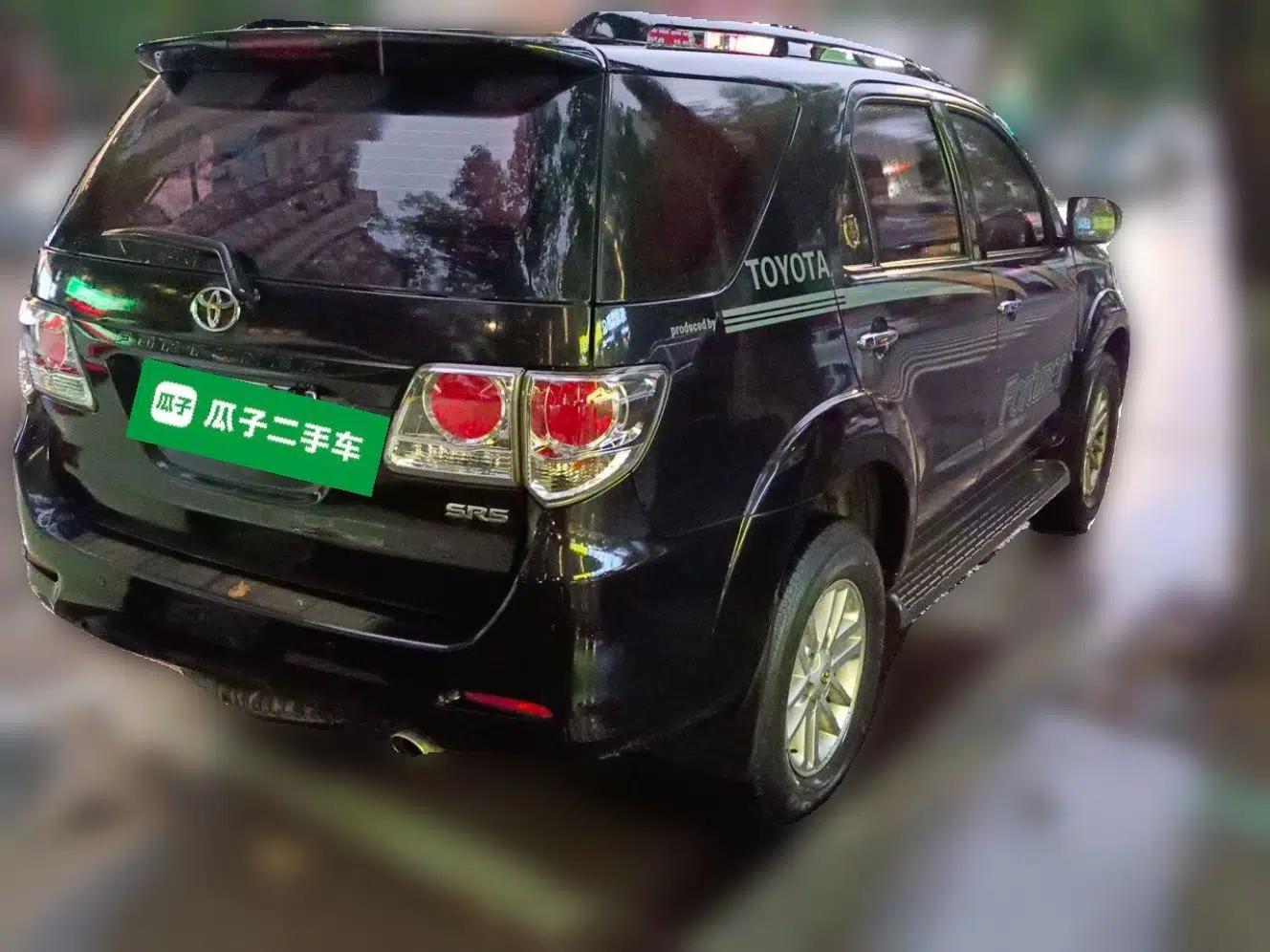 Toyota Fortuner 2015 2.7L Standard Edition — миниатюра 6