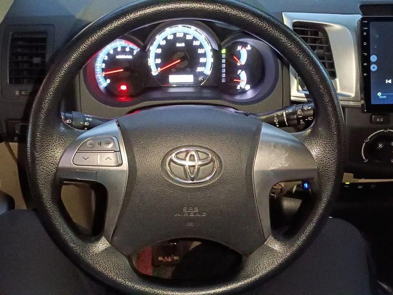 Toyota Fortuner 2015 2.7L Standard Edition — миниатюра 10