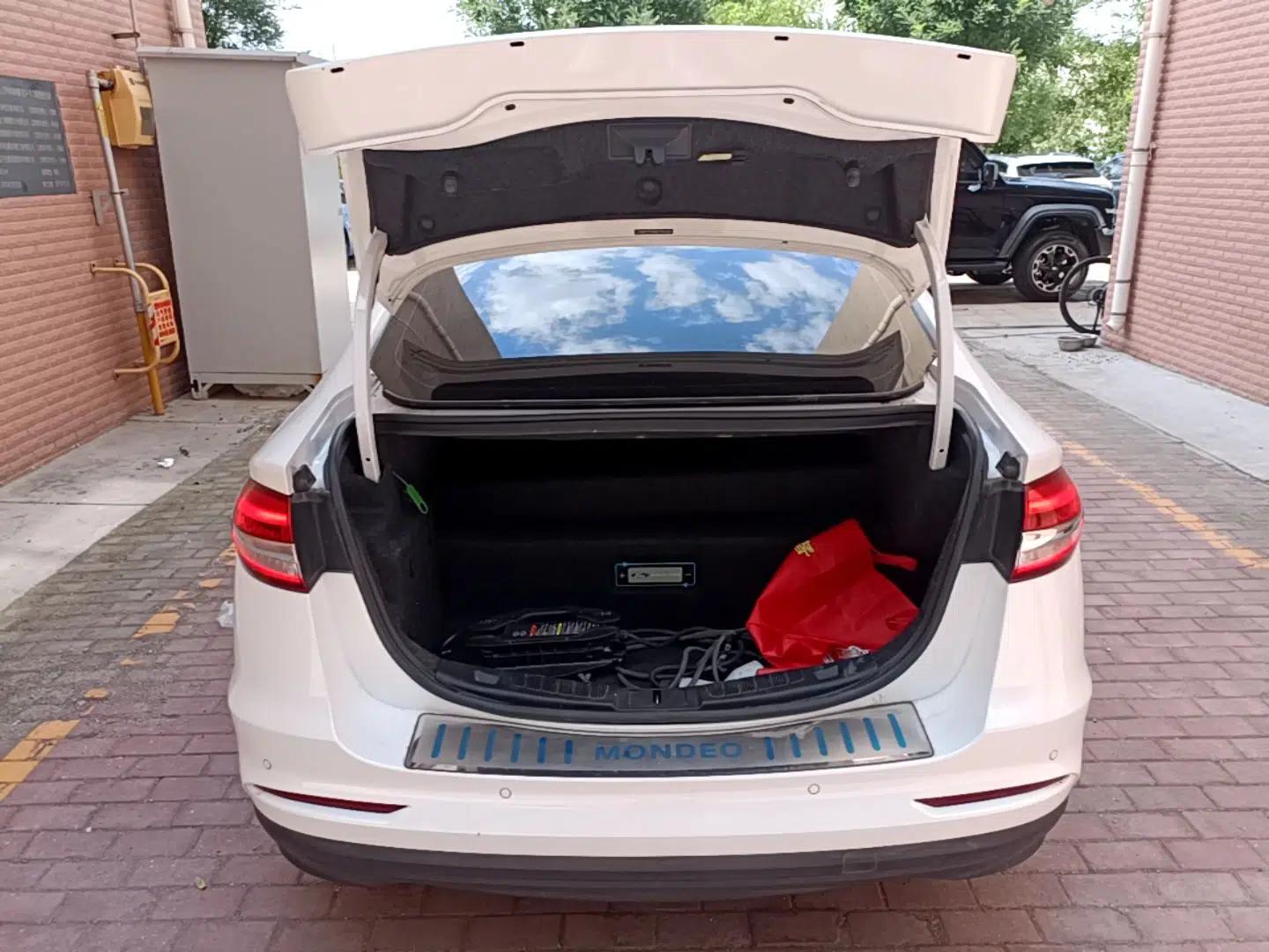 Ford Mondeo New Energy 2018 2.0 PHEV Smart-Controlled Fashion Edition China VI Standard — миниатюра 22