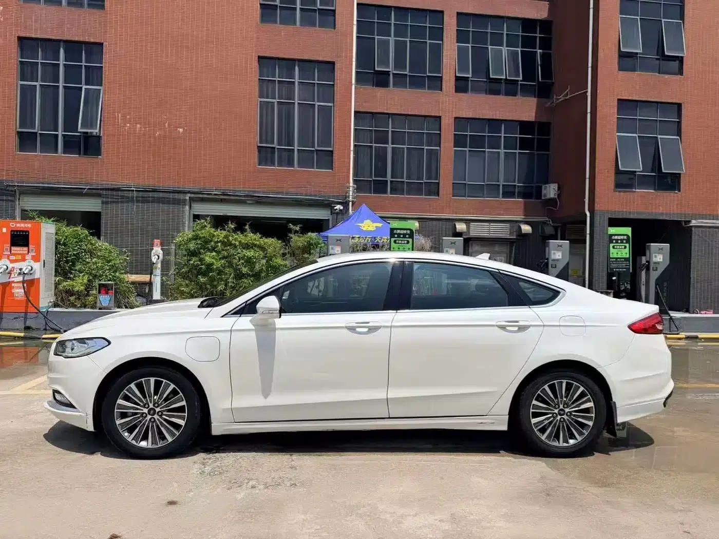 Mondeo PHEV 2018 2.0 PHEV Smart Edition — миниатюра 4
