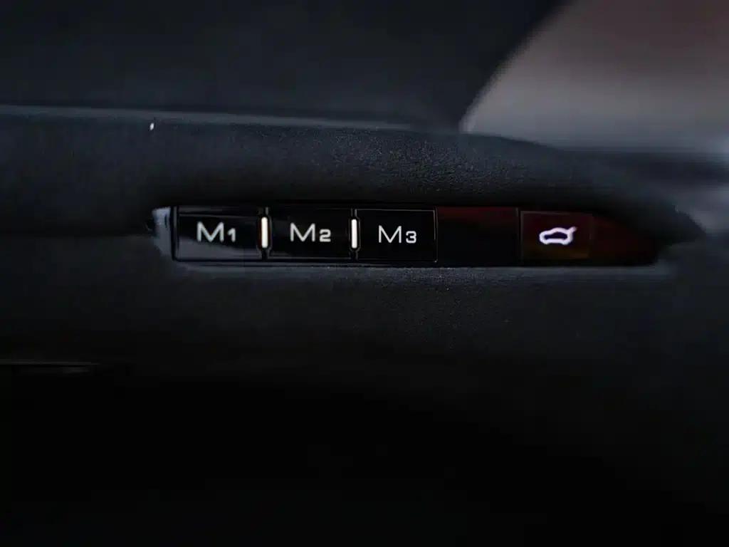 Ferrari 12 Cilindri 2024 6.5L Spider — миниатюра 33