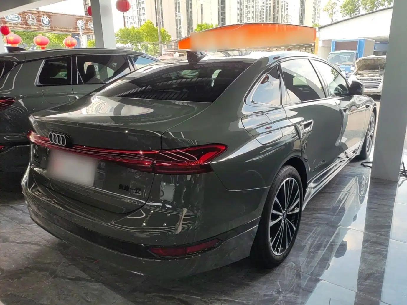 Audi A6L e-tron 2026 Model First Launch Qiankun Smart Driving Edition — миниатюра 6