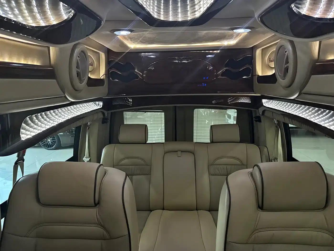 2013 SAVANA 5.3L Leader Supreme Edition — миниатюра 17