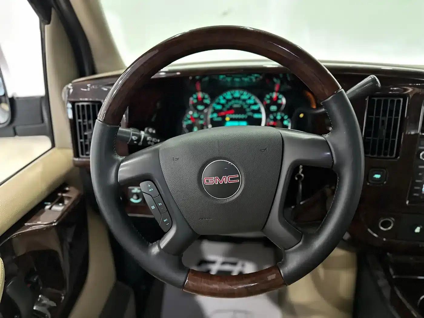 2013 SAVANA 5.3L Leader Supreme Edition — миниатюра 9