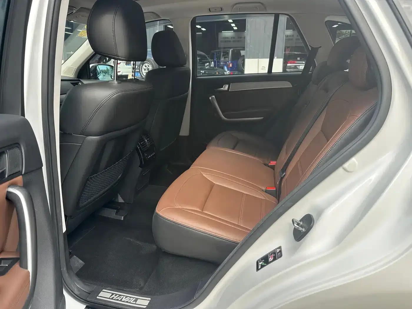 Haval H8 2017 2.0T Gasoline 4WD Smart Edition — миниатюра 12
